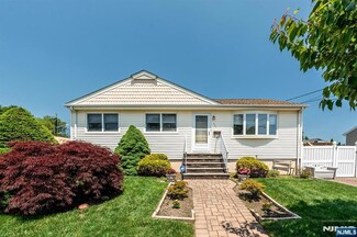 249 Cambridge Ave, Saddle Brook, NJ 07663