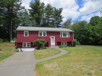 5 Auburn St, Plaistow, NH 03865