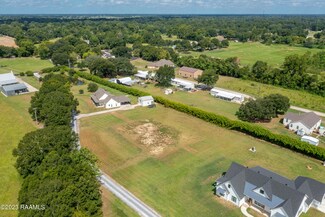117 Pondview Ln, Youngsville, LA 70592