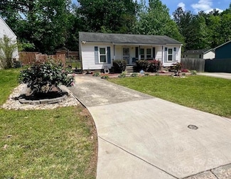 6000 Amberly Ln, Charlotte, NC 28213