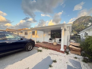 526 E 54th St, Hialeah, FL 33013