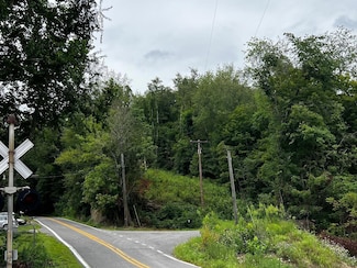 3 River Rd, Morgantown, WV 26501