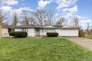 32 Indian Trail, Merrillville, IN 46410