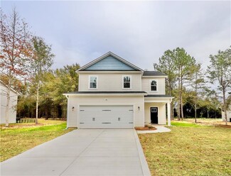 146 Flying Bolt Dr, Raeford, NC 28376