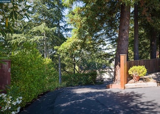 47 El Gavilan Rd, Orinda, CA 94563