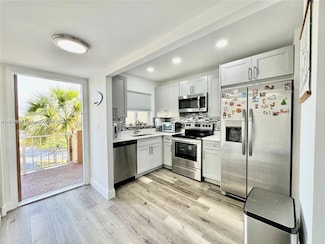 8305 Sunrise Lakes Blvd Unit 302, Sunrise, FL 33322