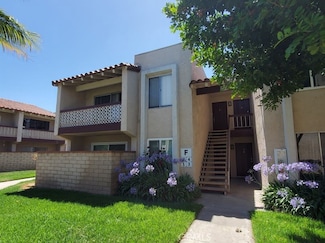 700 W La Veta Ave Unit F2, Orange, CA 92868