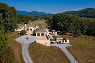 1209 Sycamore Creek Dr, Goode, VA 24556