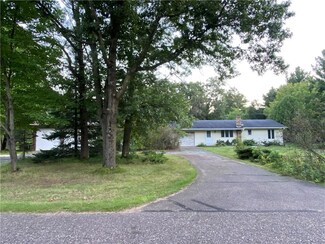 9513 Pine Rd, Fall Creek, WI 54742