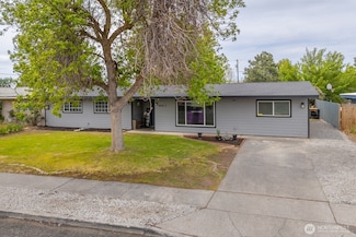 9003 Bong Loop Unit B, Moses Lake, WA 98837