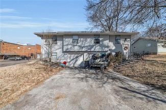 410 NW 81st St, Kansas City, MO 64118