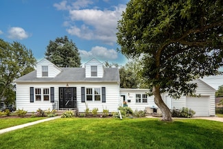 802 Union St, Geneva, IL 60134