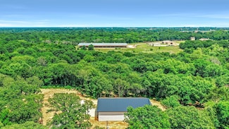 400 Wild Wood Ln, Whitesboro, TX 76273