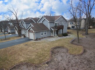 1380 Ridgefield Cir Unit 27, Carol Stream, IL 60188