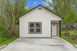 11556 Persimmon St, Willis, TX 77318