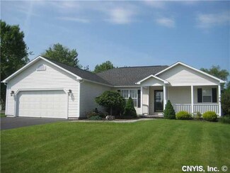 8797 Waterview Cir, Cicero, NY 13039