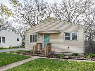 835 Landon Ave, Winthrop Harbor, IL 60096