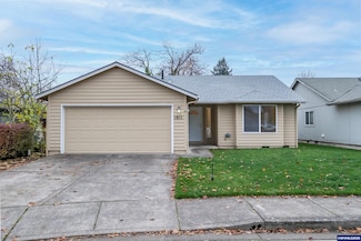 1011 Camry Ct NE, Salem, OR 97301