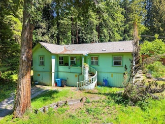 33 Maple Dr, Weott, CA 95571