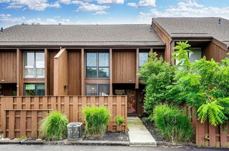 4923 Whistlewood Ln, Westerville, OH 43081