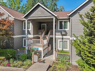 20050 Snowdrop Ct, West Linn, OR 97068