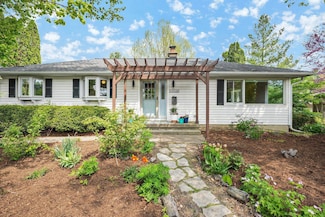 5308 Mckenna Rd, Monona, WI 53716