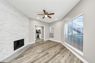 3722 Woodchase Dr, Houston, TX 77042