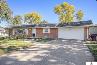 700 Windsor Dr, Lincoln, NE 68528