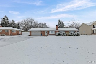 10617 Twilight Dr, Saint Louis, MO 63128