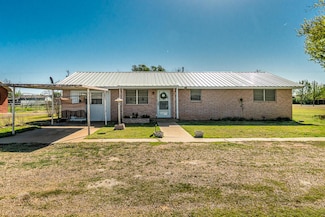 905 Pulitzer St, Silverton, TX 79257