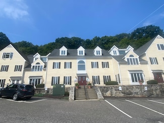 23 Hubbard Rd Unit A, Wilton, CT 06897