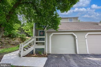 2005 Meadow Glen, Wyomissing, PA 19610