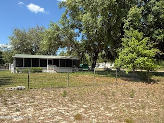 101 Nancy Dr, Interlachen, FL 32148