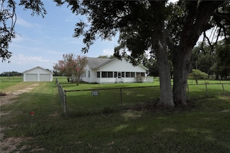 3289 County Road 158, Boling, TX 77420