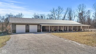 4118 E Lovers Ln, Scottsburg, IN 47170
