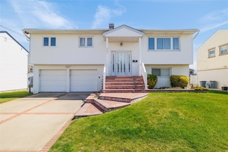 585 Nassau Ave, Freeport, NY 11520