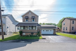 1912 Walnut Dr, Latrobe, PA 15650