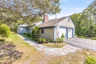 240 Braggs Ln, Barnstable, MA 02630