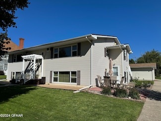 409 Steele Ave, Hope, ND 58046