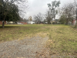 516 S 13th Ave, Durant, OK 74701