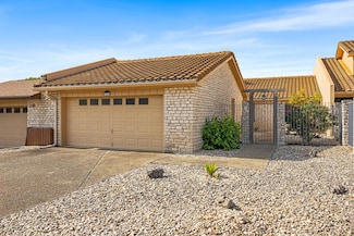 729 Oakland Hills Ln, Kerrville, TX 78028
