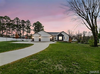 4 Sunset Acres, Saint Charles, MO 63304