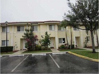120 Hidden Court Rd, Hollywood, FL 33023