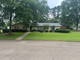 32 Adam Allen Dr, Louisville, MS 39339