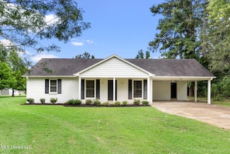 6660 Allen Dr, Horn Lake, MS 38637