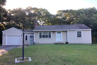 34 Silver Ln, Hyannis, MA 02601