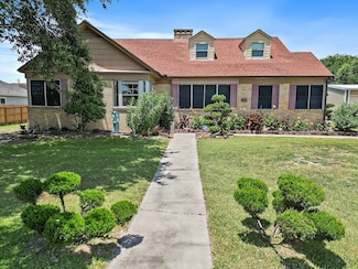 405 Park St, Anahuac, TX 77514