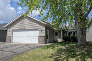 29 Pine Tree Ct, Sartell, MN 56377