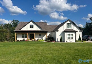 1904 Peach Orchard Rd NW, Hartselle, AL 35640
