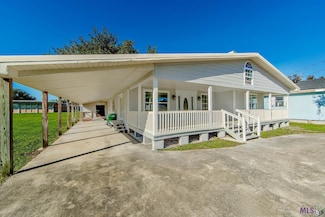 106 N 3rd St, Golden Meadow, LA 70357